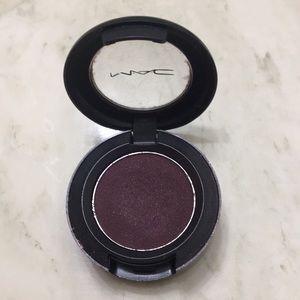 MAC Eyeshadow Sketch Velvet